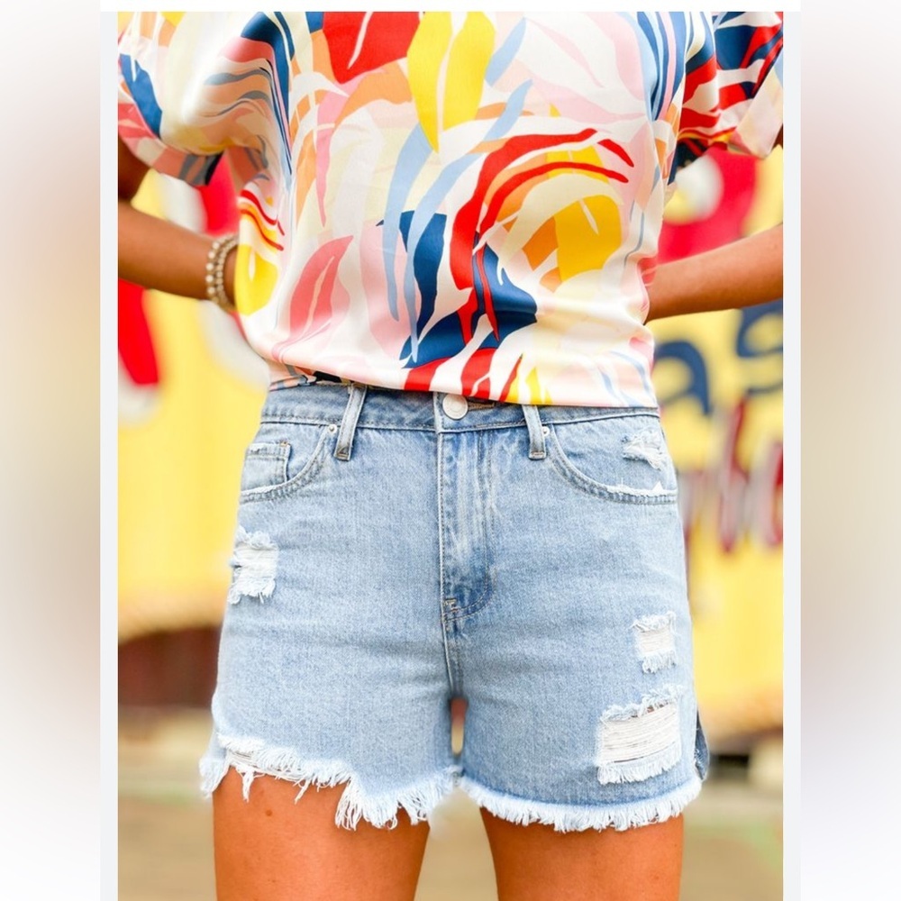Nwt! Refuge Jean short-distressed ,light-wash fray edge-high rise -Sz 30☀️​